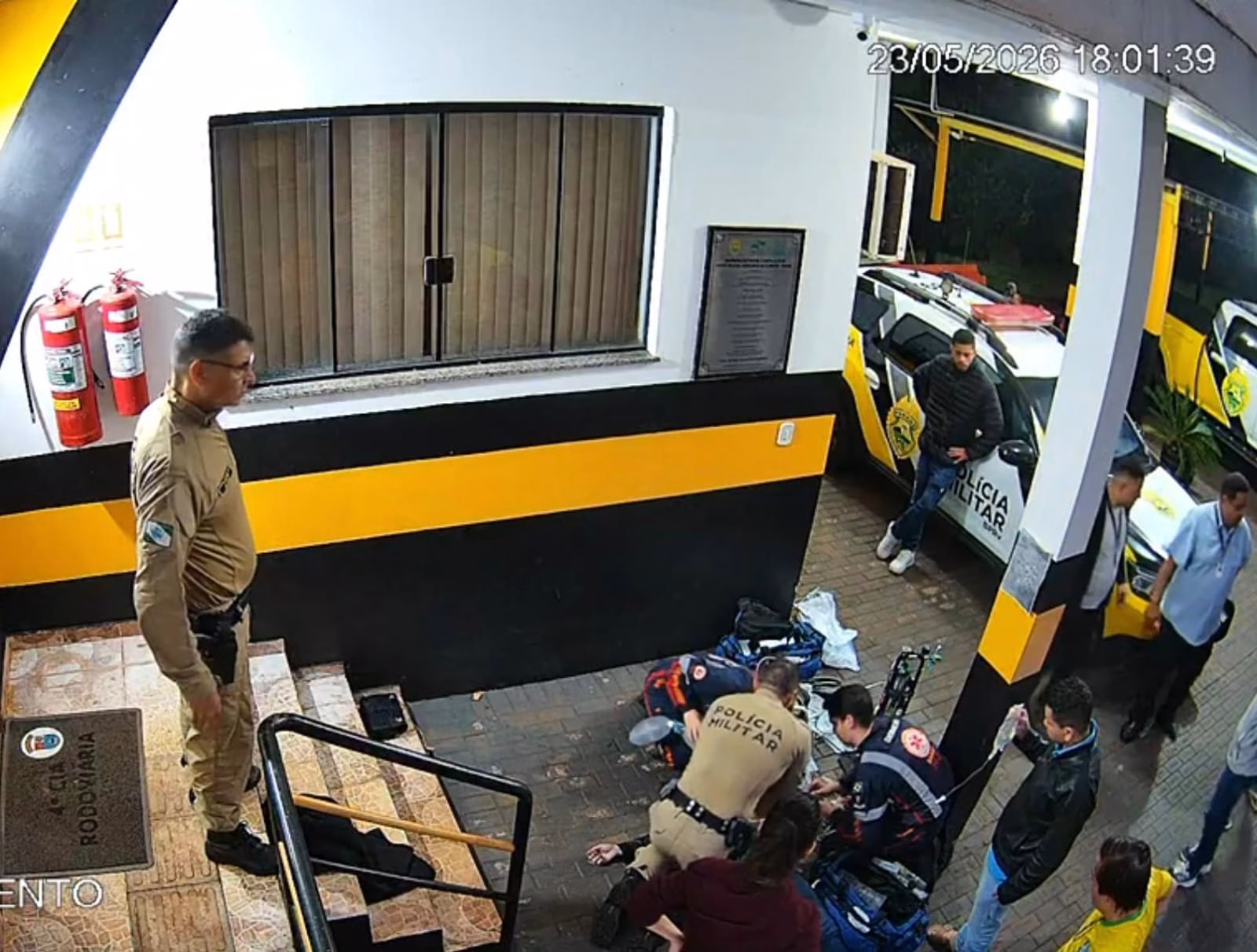 Passageira de ônibus engasga com pedaço de alimento, sofre parada cardiorrespiratória e é reanimada em posto rodoviário 