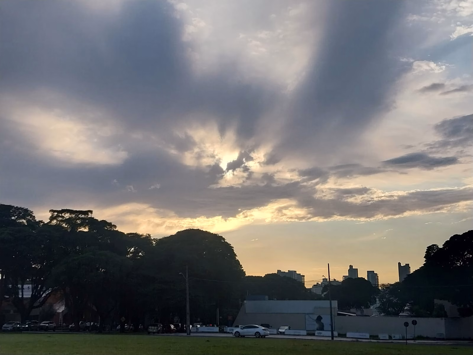 Confira a previsão do tempo para este domingo (24)