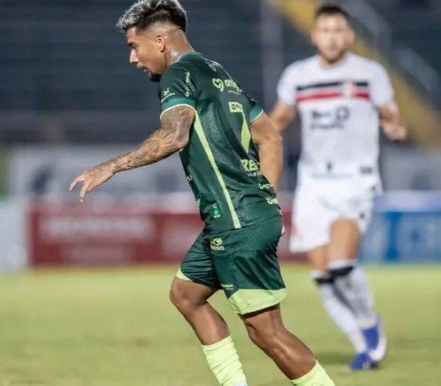 Em jogo quente e com polêmica no fim, Maringá FC empata com o Santa Cruz e segue no G-8 da Série C