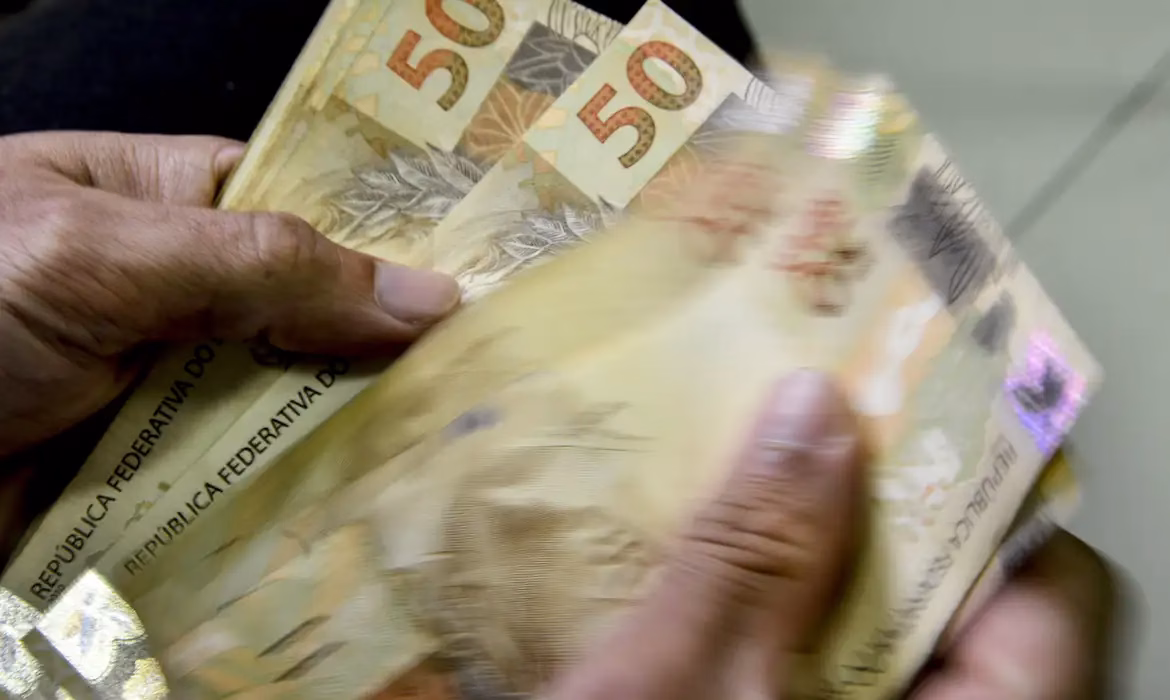 Desenrola 2.0 tenta frear avanço do endividamento no Brasil