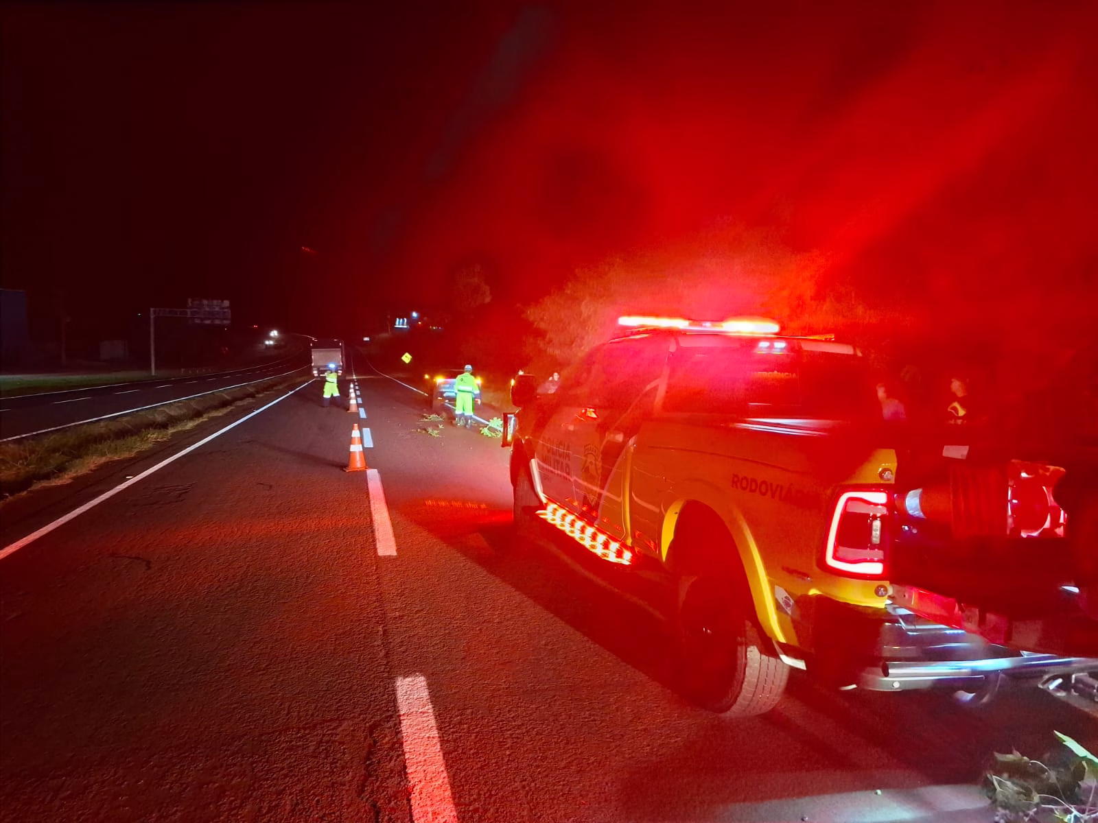 Homem que caminhava pela rodovia é atropelado e morre na PR-317