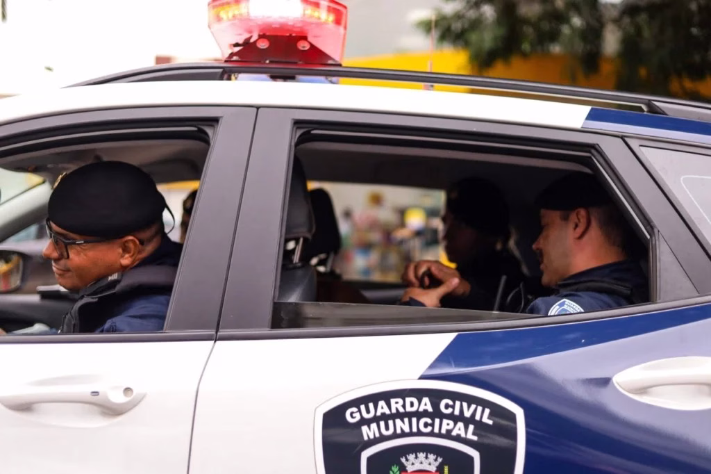 O que muda? Guarda Civil de Maringá passa a remover veículos e ampliar fiscalização; entenda