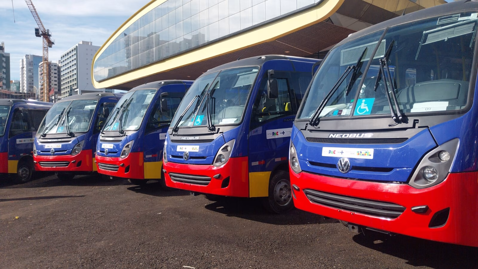 Ministério da Saúde entrega ônibus para transporte de pacientes eletivos
