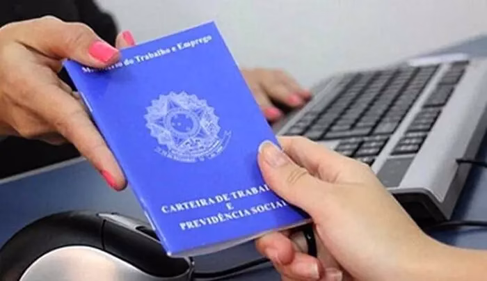 Agência do Trabalhador oferta quase 800 vagas de emprego nesta segunda (8)