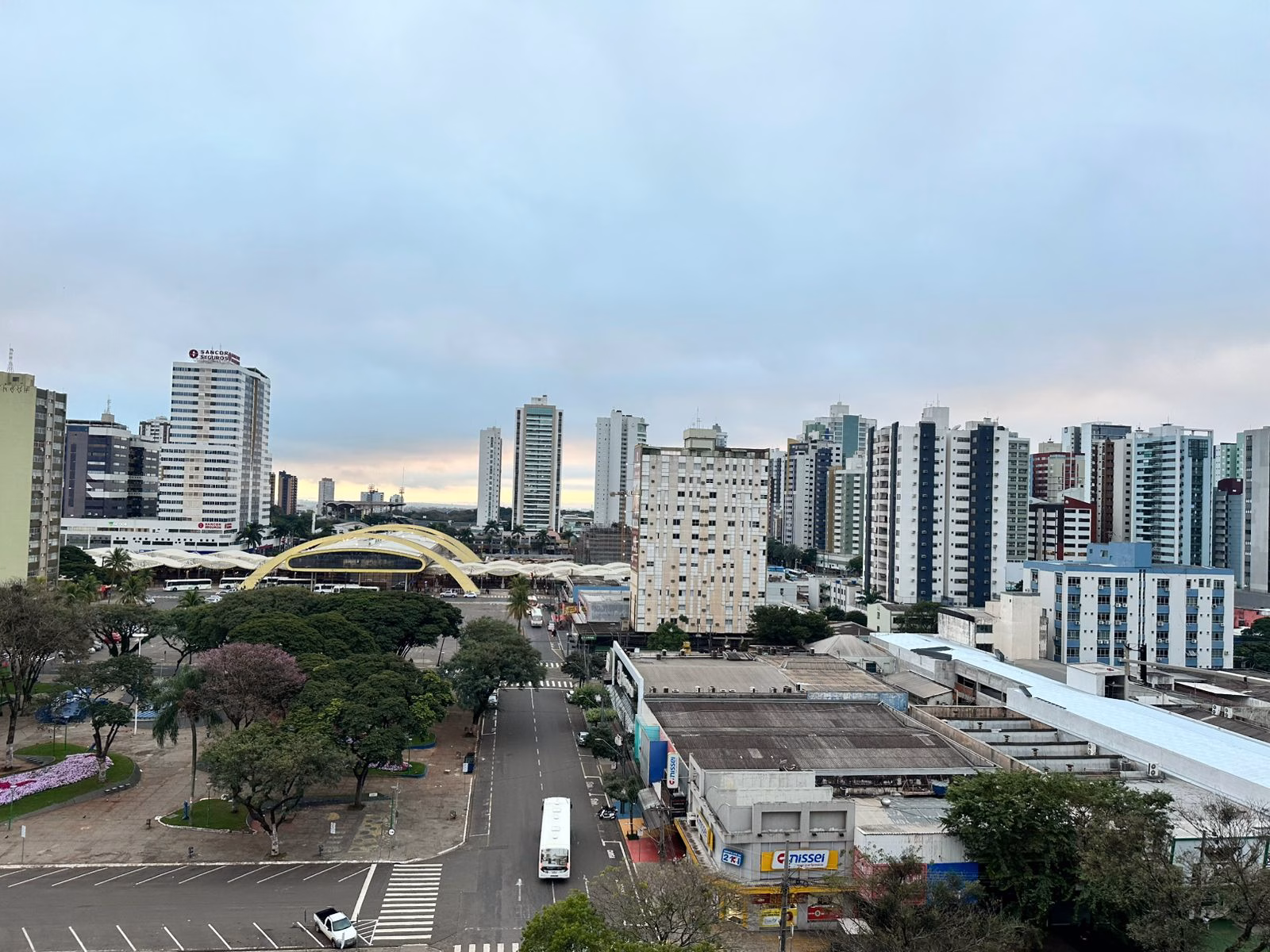 Sem chuva prevista, terça-feira (7) será de sol entre muitas nuvens em Maringá