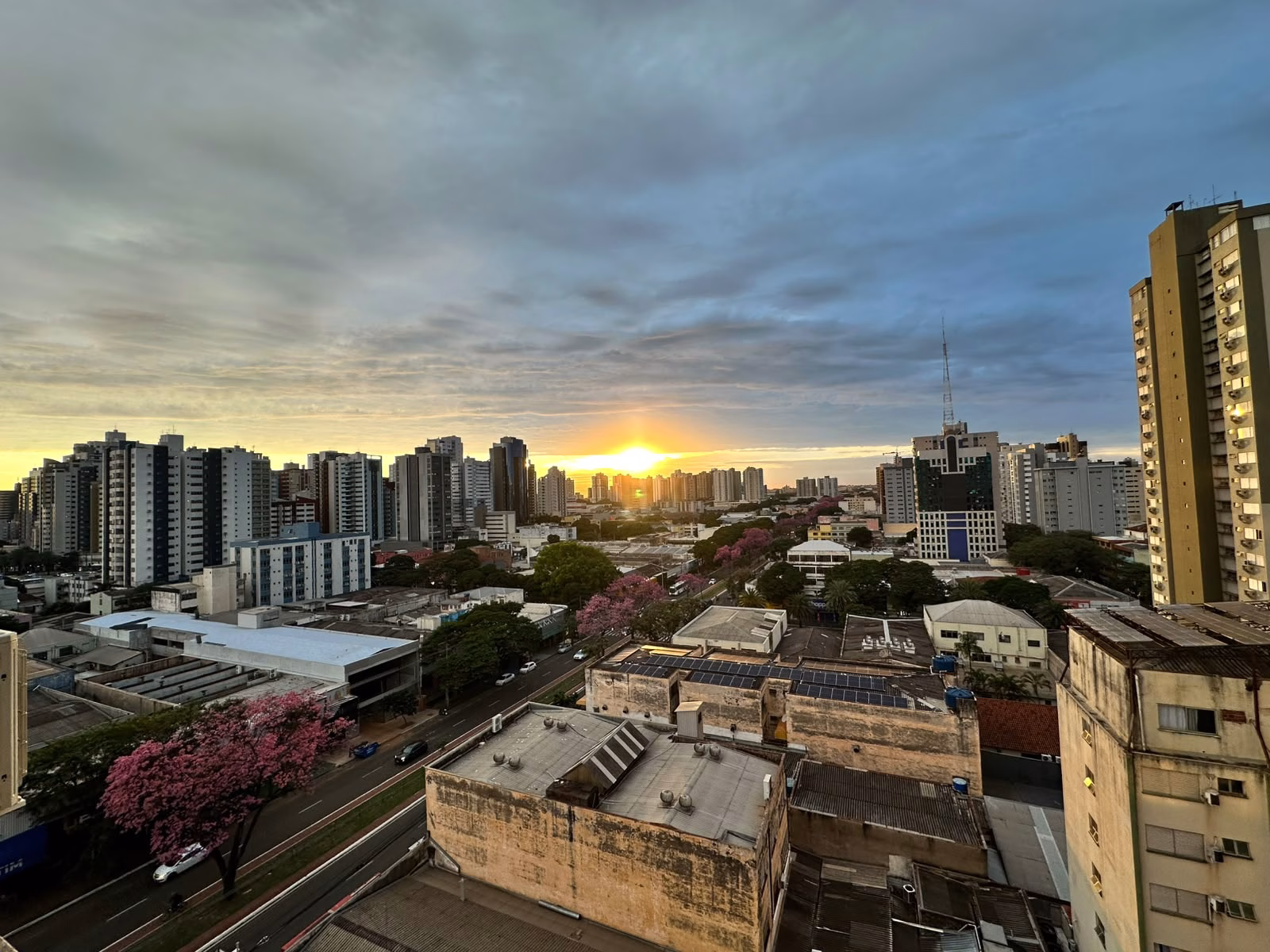 Simepar prevê retorno da chuva a Maringá nesta quarta-feira (22); instabilidade avança de forma significativa em todo o Paraná