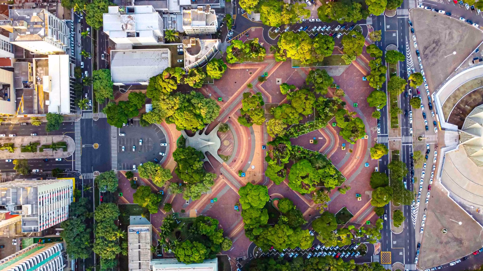 Maringá Vista de Cima convida público a explorar a cidade em 360° “sobrevoando” os principais cartões-postais da cidade