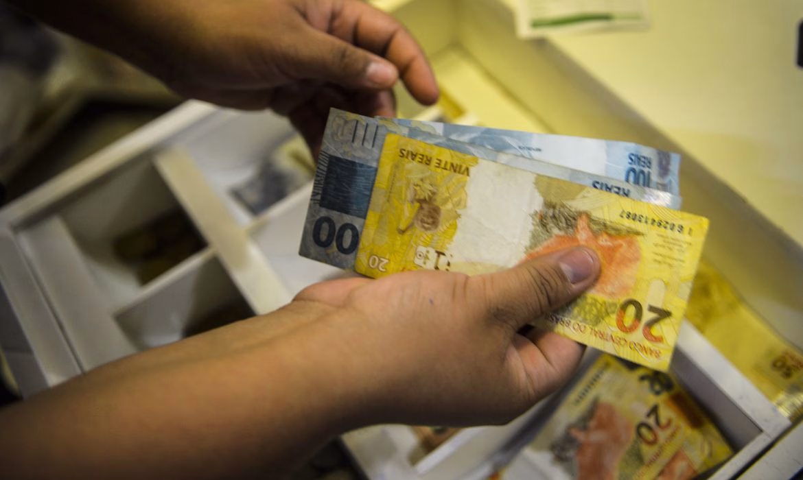 Brasil convive com desafios fiscais, tributários e trabalhistas