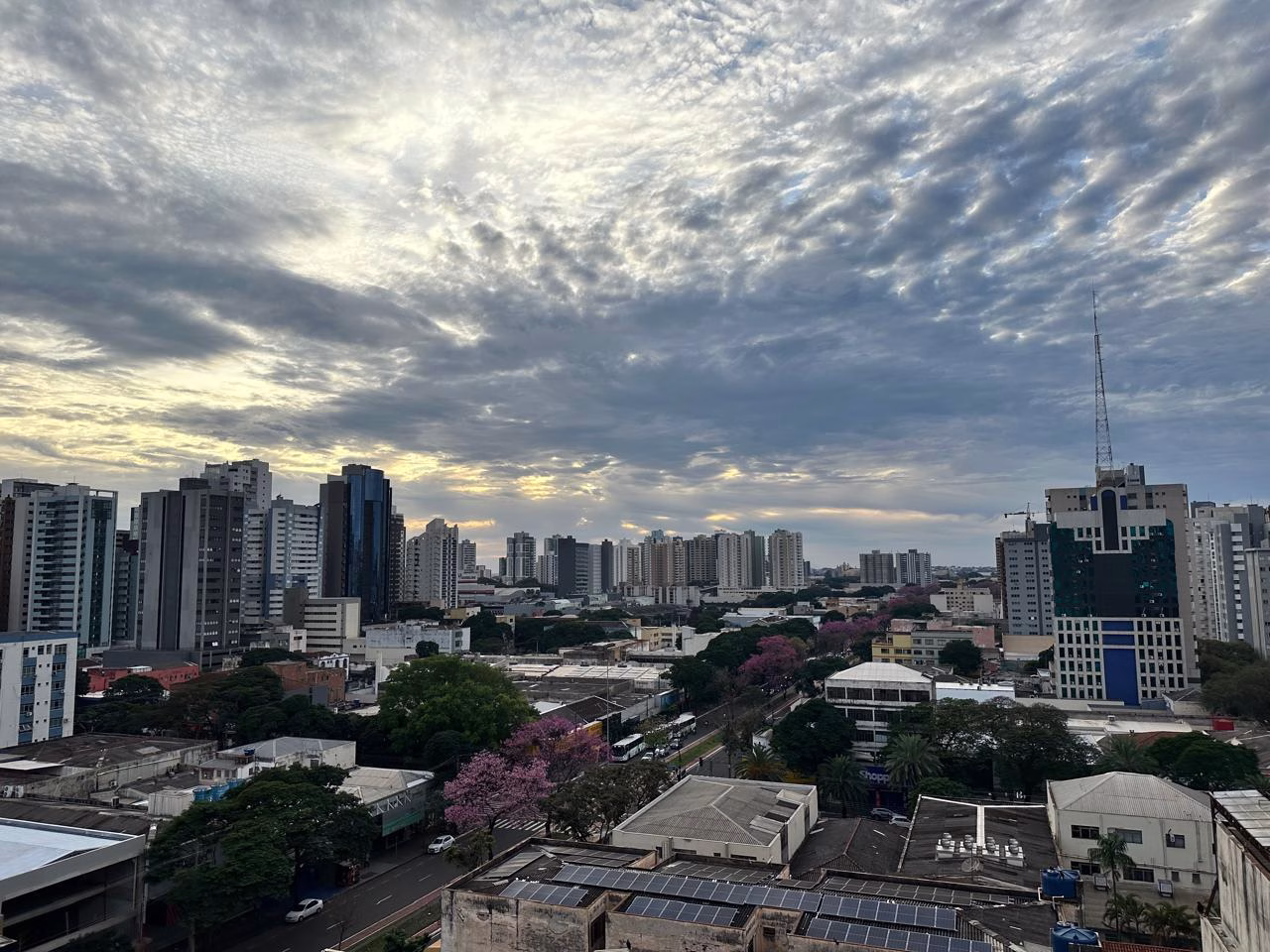 Céu segue encoberto em Maringá, mas Simepar indica tempo estável; confira os detalhes da previsão