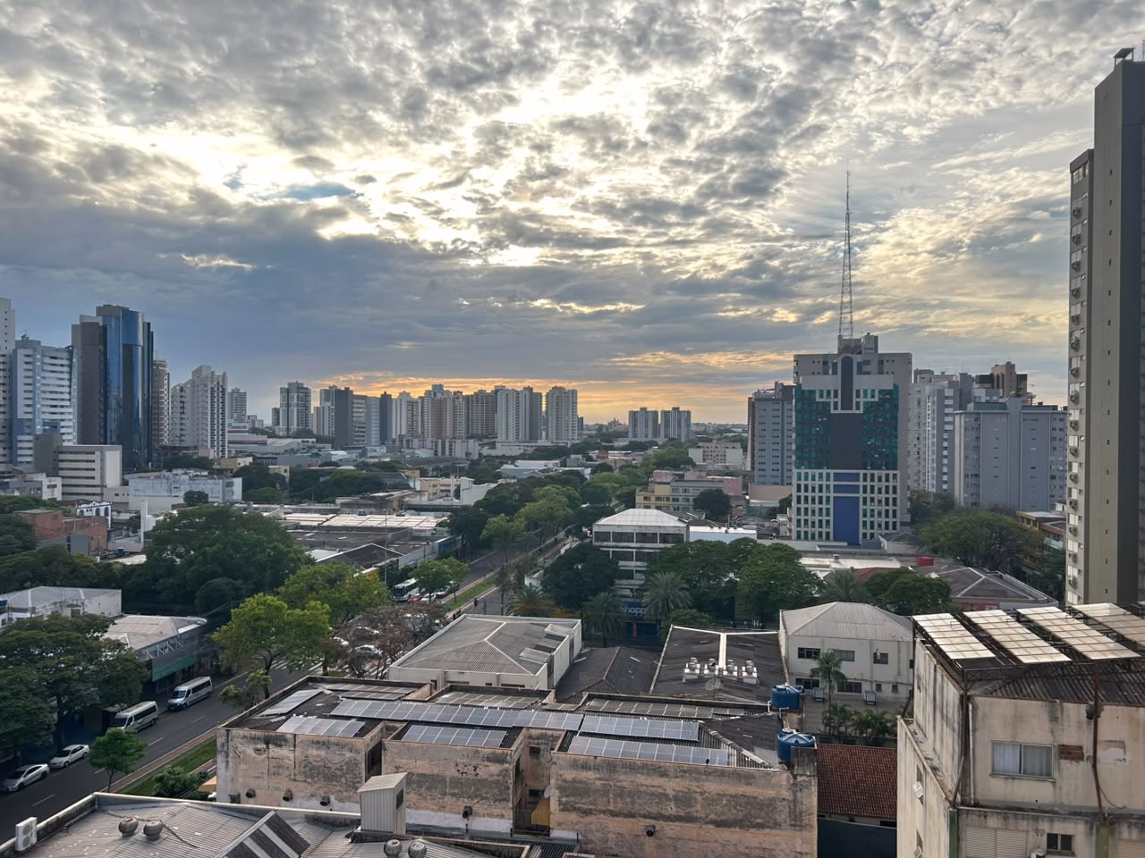 Calor anuncia a chuva em Maringá: Confira a previsão do tempo na cidade e no Paraná