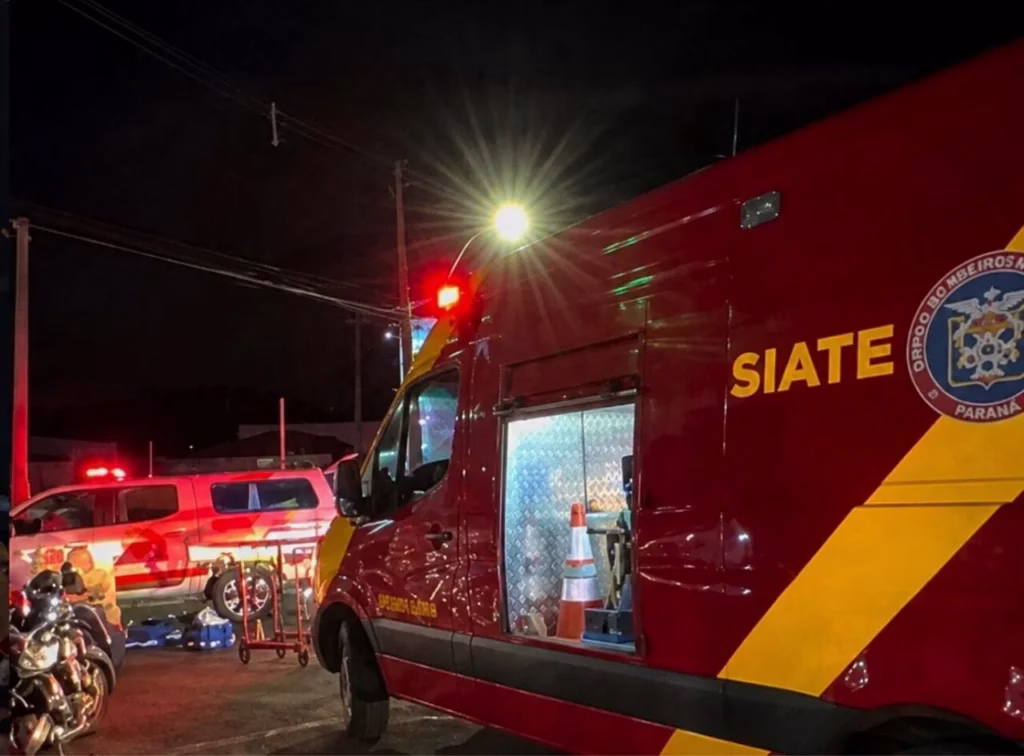 Vítima de grave acidente na Avenida Colombo sofre outras duas paradas cardíacas e morre no hospital