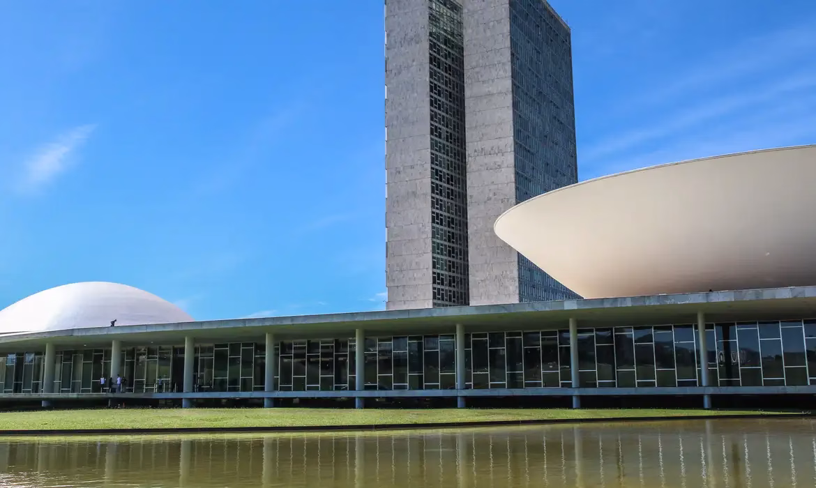 Grandes problemas do Brasil unem propostas de candidatos às eleições de 2026
