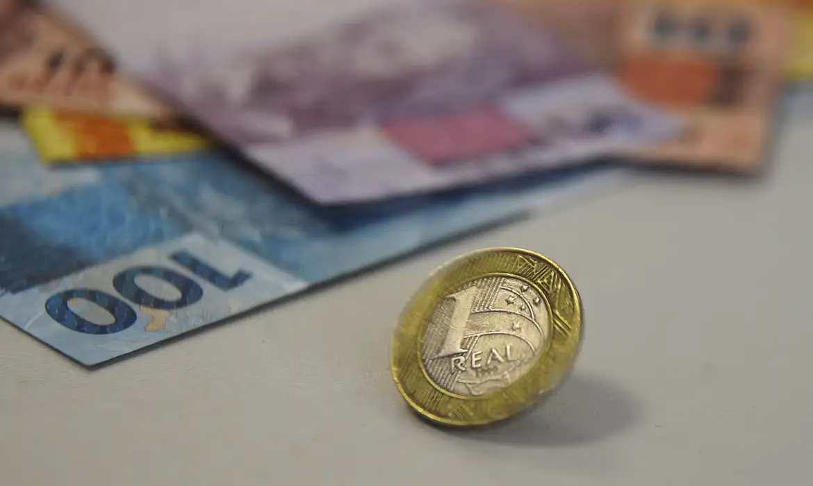 Por que os juros continuam tão altos no Brasil?