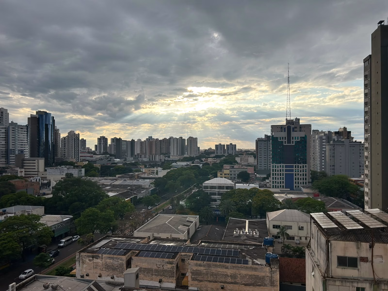 Confira a previsão do tempo da cidade e do Paraná nesta terça-feira (8)