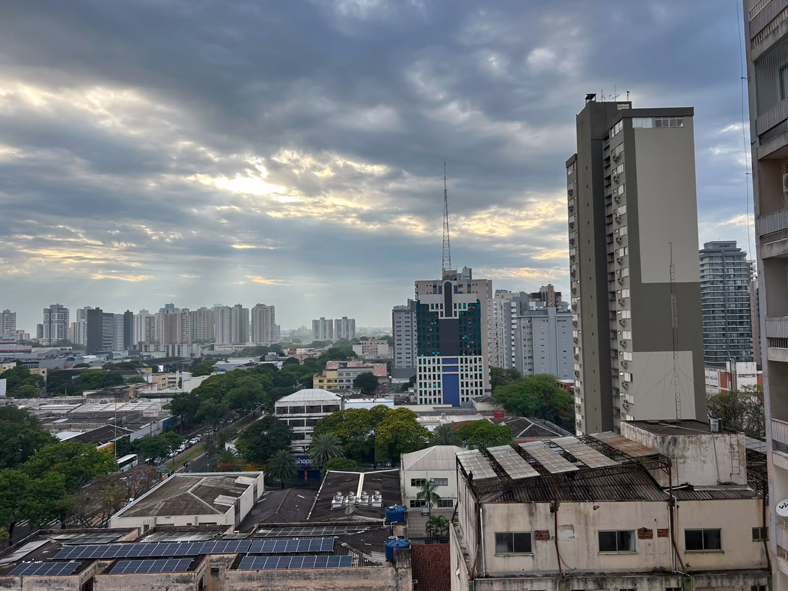 Paraná chuvoso: Confira a previsão do tempo do estado e de Maringá