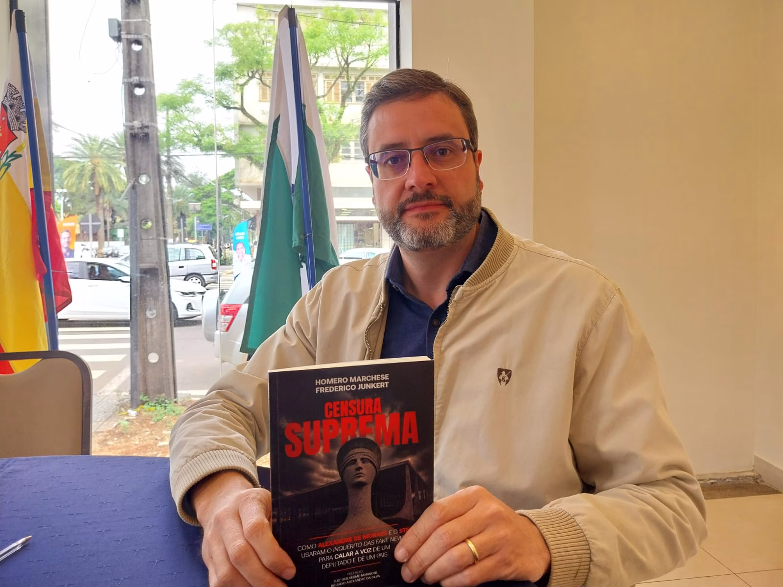 Marchese lança livro sobre episódio em que teve redes sociais suspensas