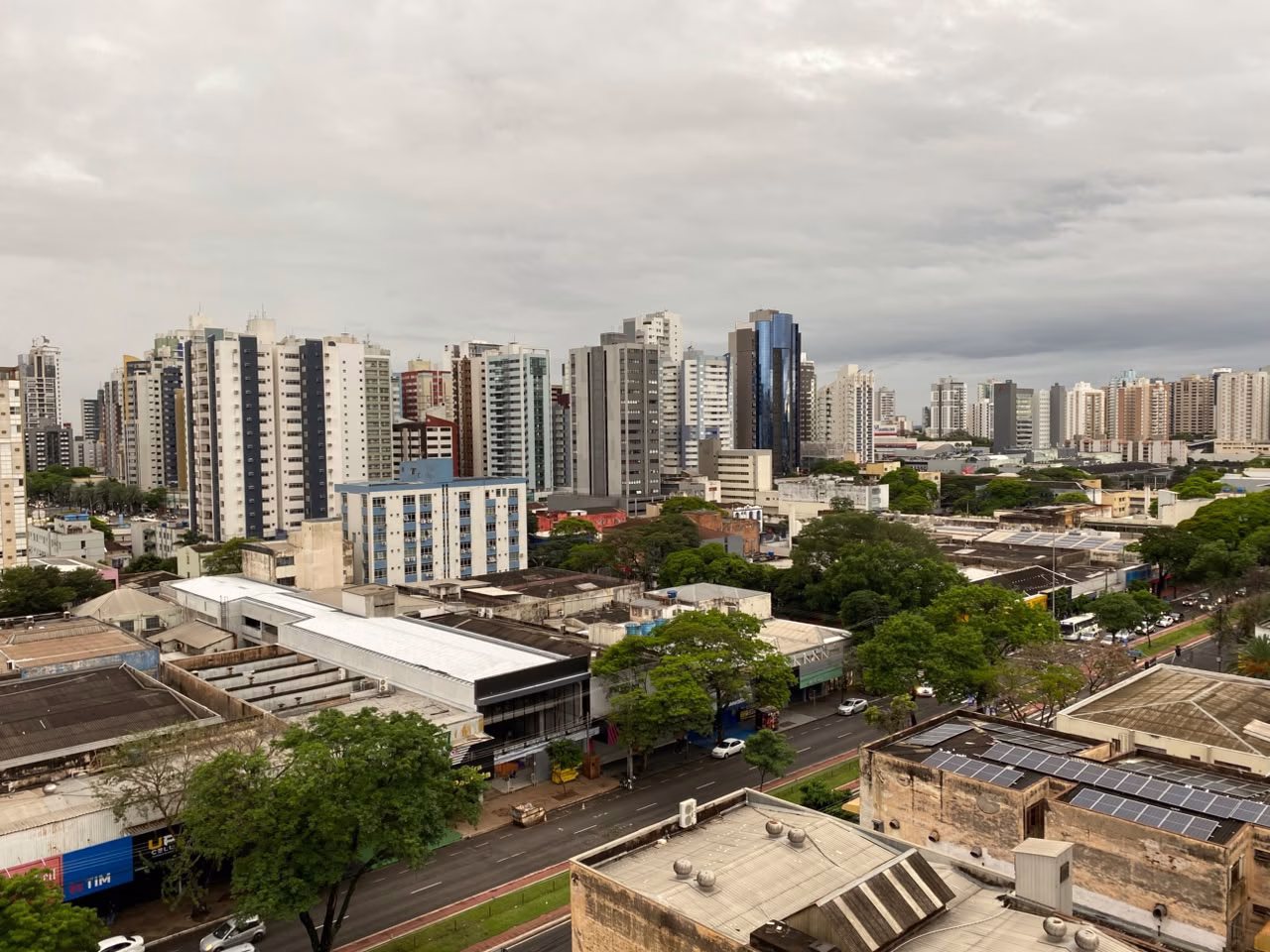 Nebulosidade e chuva: Confira a previsão do tempo em Maringá e no Paraná
