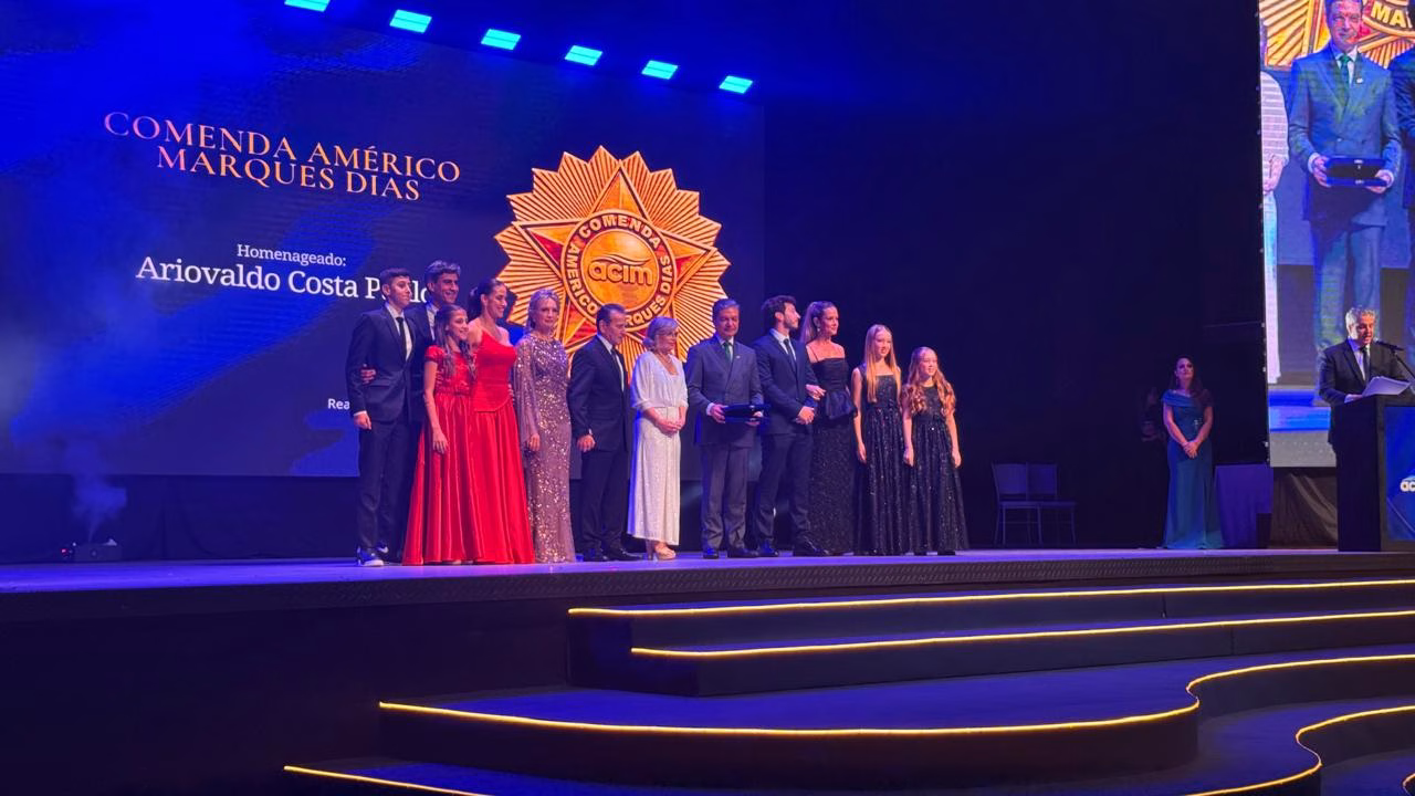 Ariovaldo Costa Paulo é homenageado com a Comenda Américo Marcos Dias