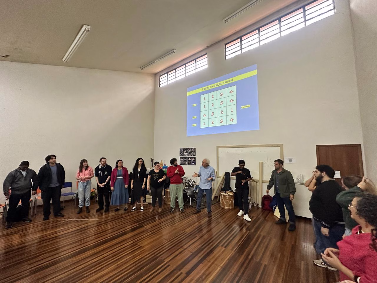 Oficina no Festival de Música mostra que música também se aprende criando