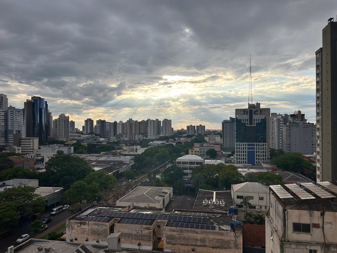 Instabilidade atmosférica: Confira a previsão do tempo no Paraná e em Maringá