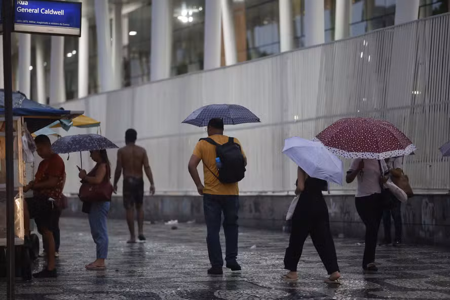 Como o excesso de chuvas afeta a economia nacional