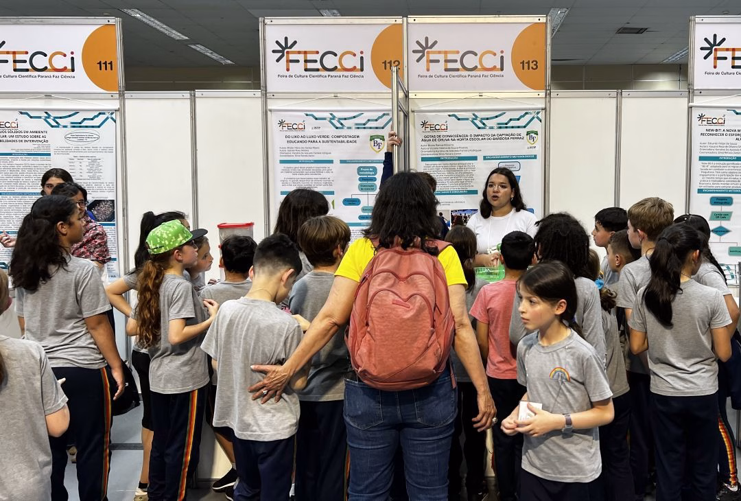 Feira de Cultura Científica para estimular o pensamento científico