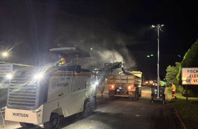 Concessionária inicia pavimentação da BR-376 no período noturno