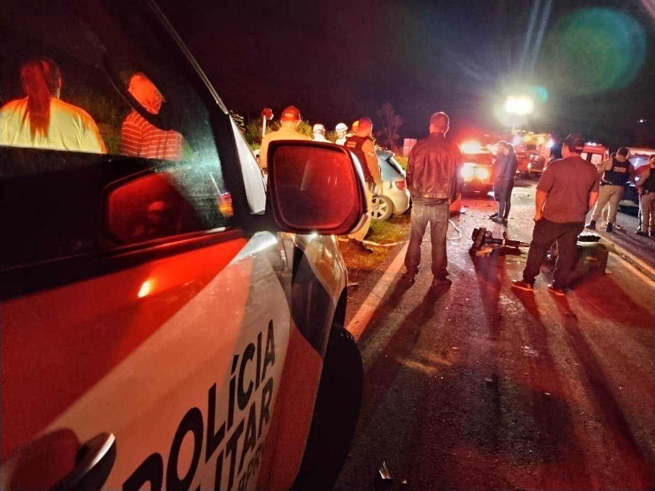 Carros batem de frente na PR-461 e um dos motoristas morre