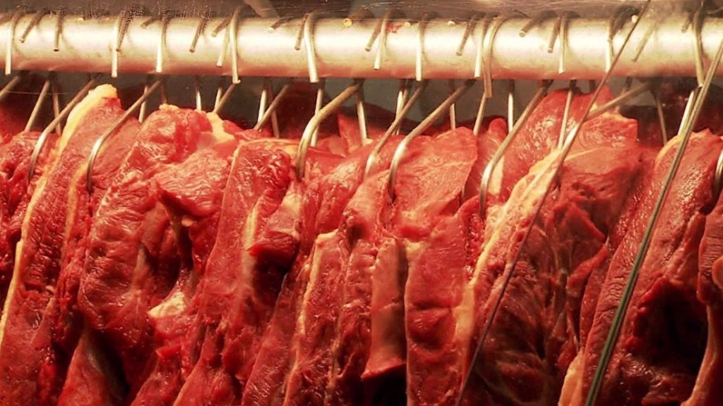 Após Brasil estourar cota, China aplica tarifa de 55% sobre o excedente de exportação da carne bovina