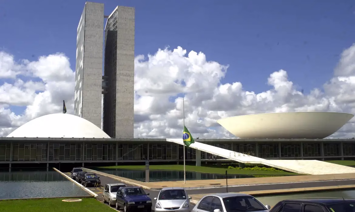 Centrão se mobiliza para manter importantes figuras no Senado e Câmara dos Deputados