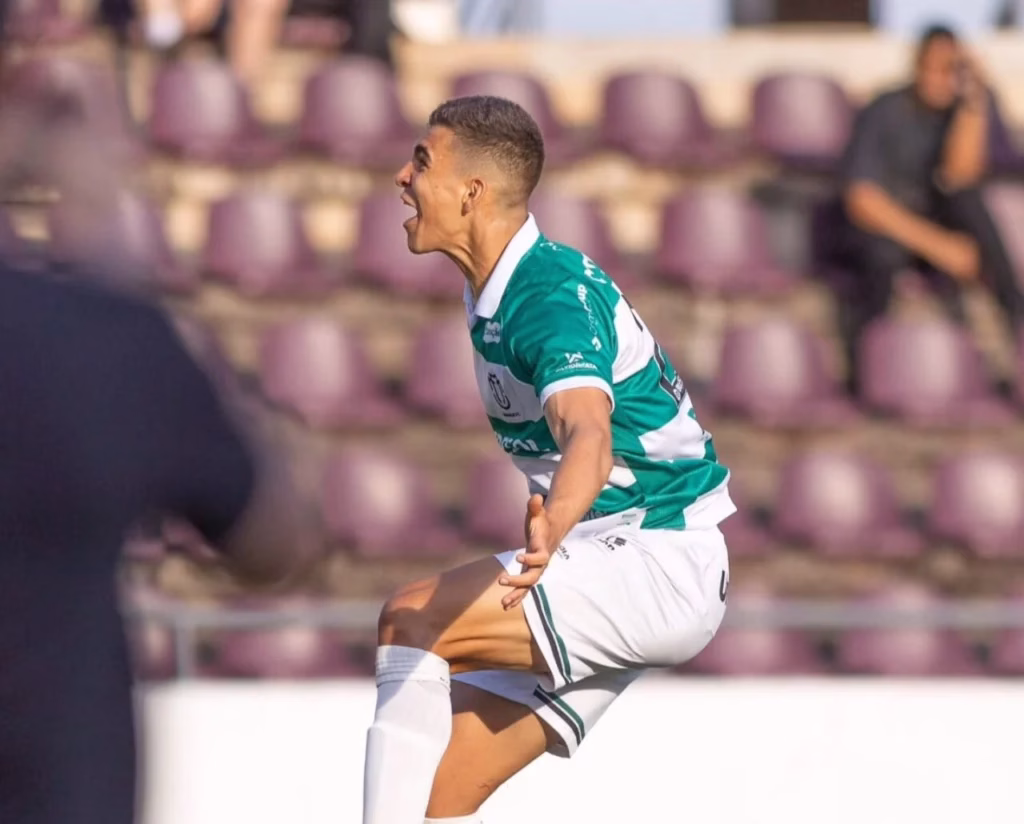 Maringá FC vence a Ferroviária e conquista a Série C